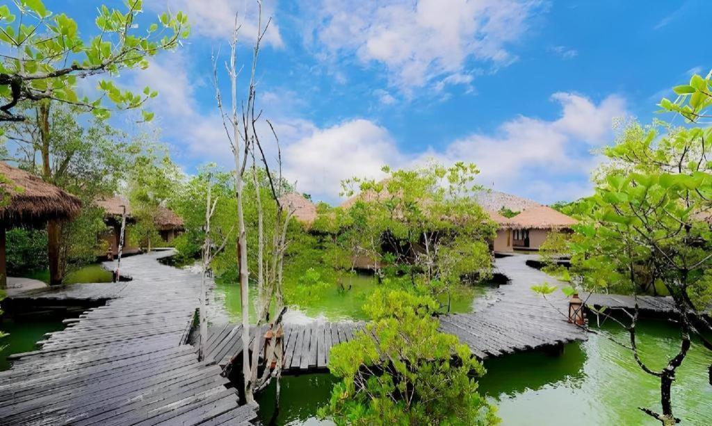 The Blue Sky Resort@ Koh Payam Koh Phayam Exterior foto